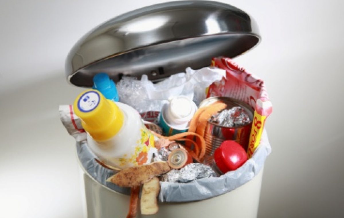 Moradores devem estar atentos a programação da coleta de lixo no município