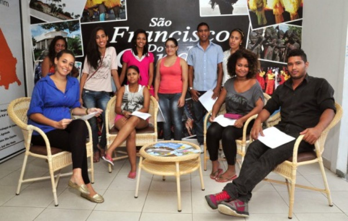 Serviço de Atendimento ao Turista capacita jovens monitores para os festejos juninos