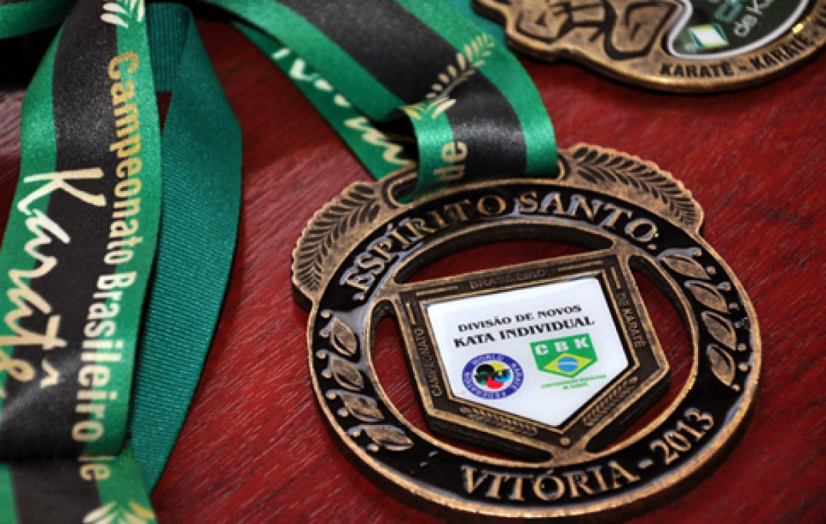 Delegação de Karatecas é recebida no gabinete da Prefeitura