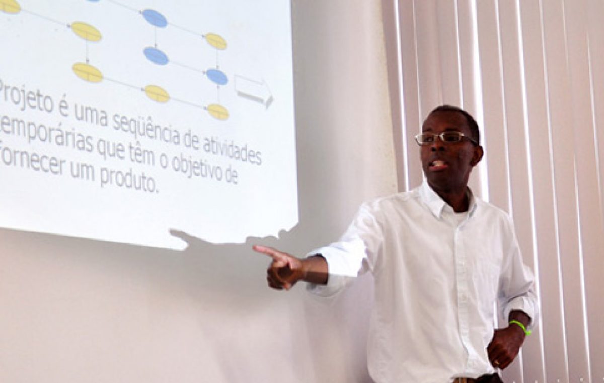 Mais de 40 pessoas estão participando do Curso para Elaboração de Projeto Cultural