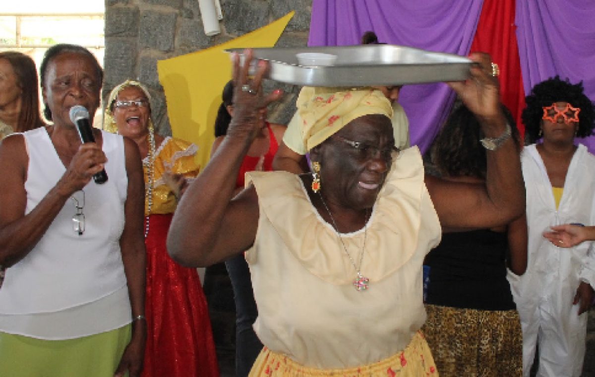 Clima de festa toma o Espaço Viver com comemoração ao “Dia do Folclore”