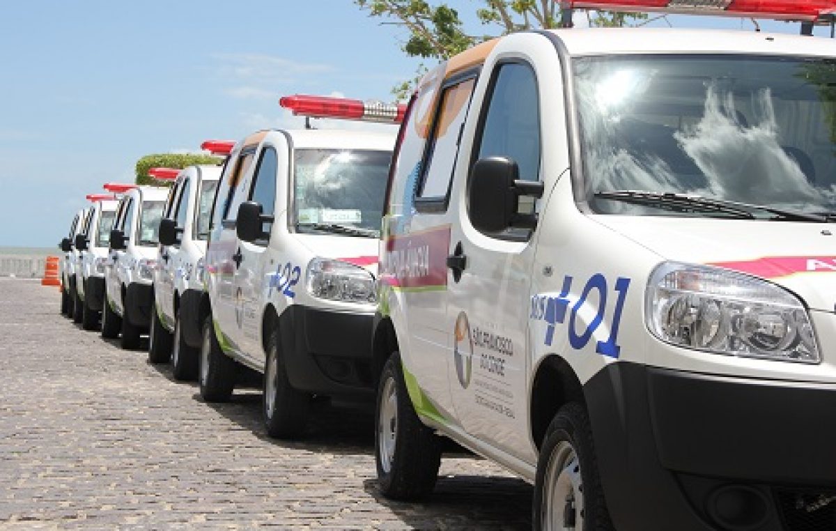 Saúde entrega à comunidade sanfranciscana seis ambulâncias 0 km
