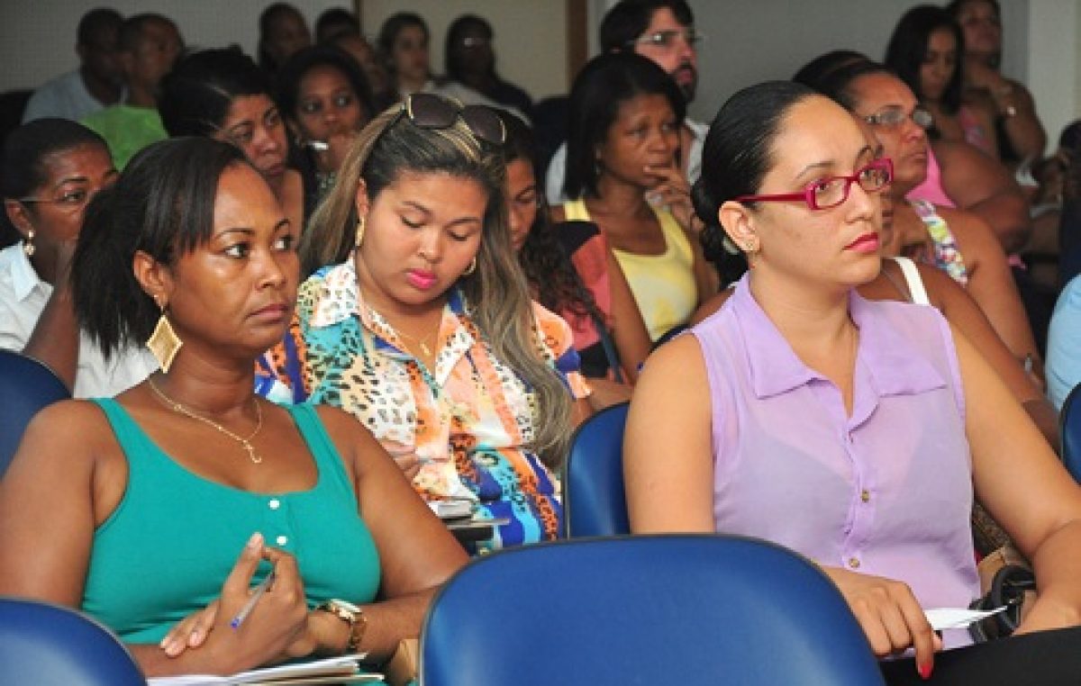 Saúde promove capacitação sobre câncer de mama e linfoma