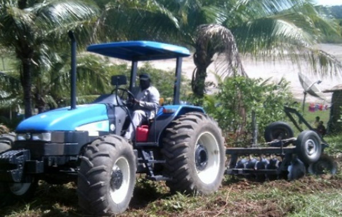 SEAP está fazendo a mecanização agrícola em terras de pequenos produtores