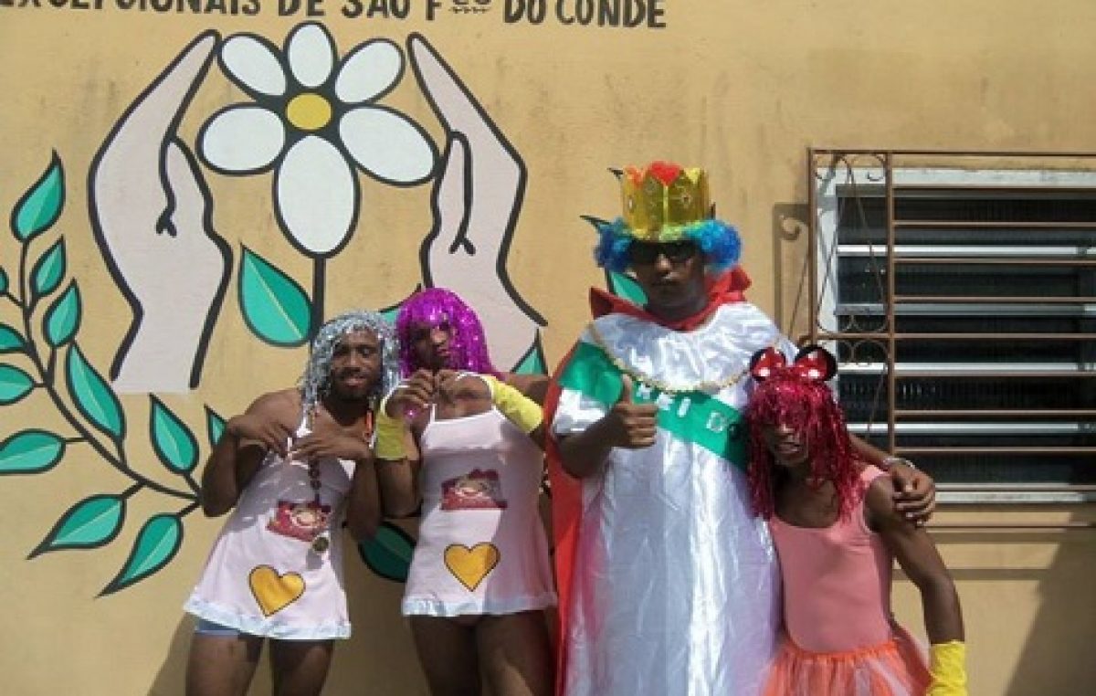 Apae promoveu Baile de Carnaval