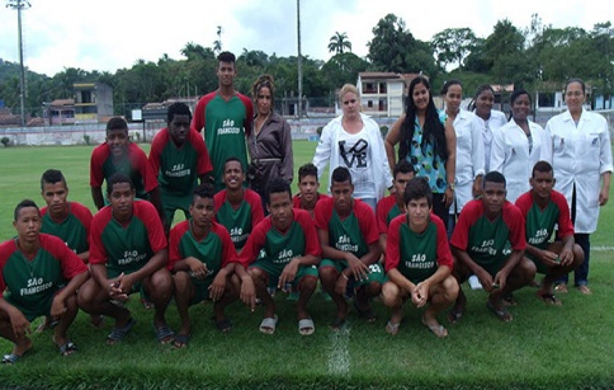 Secretarias promovem ação de saúde para esportistas da Associação Atlética