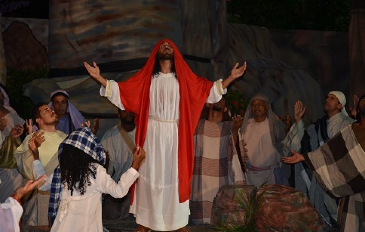 Semana Santa foi lembrada com encenação da Paixão de Cristo