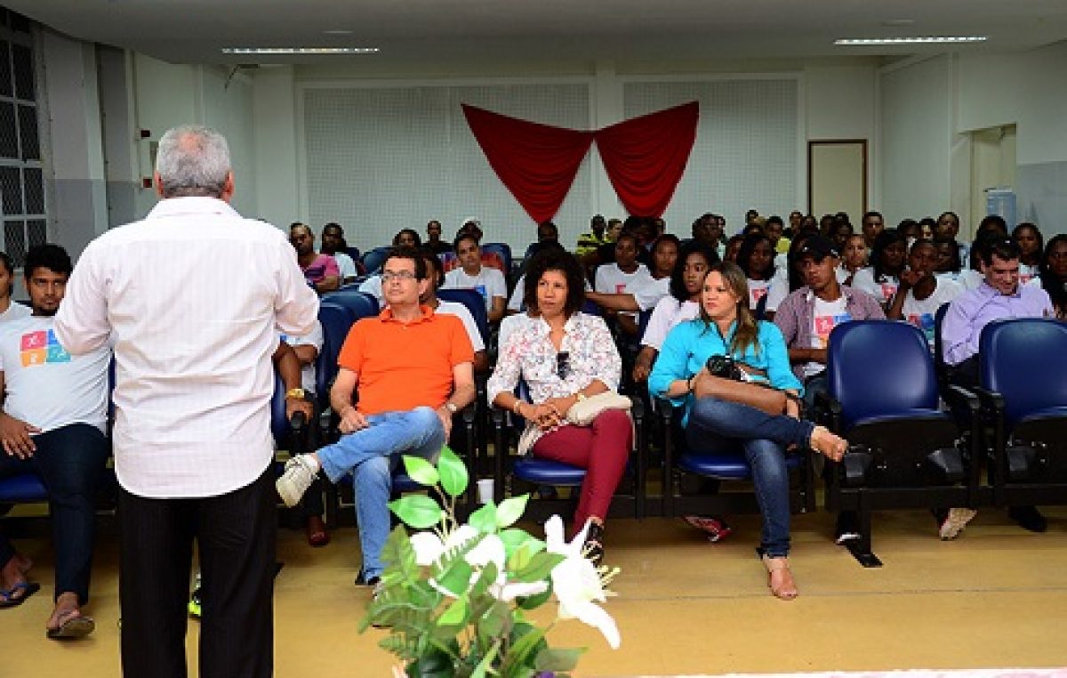 101 jovens sanfranciscanos receberam certificados de capacitação profissional no município