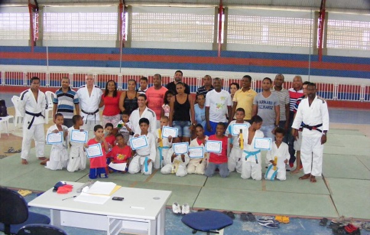 Atletas sanfranciscanos participam de exames de faixa no Baiacão