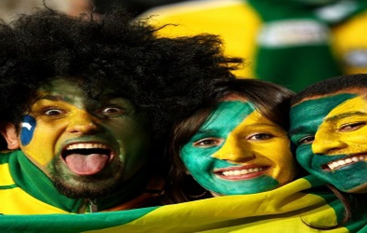 É hoje: primeiro jogo da seleção será exibido na orla com direito a Arrastão da Copa