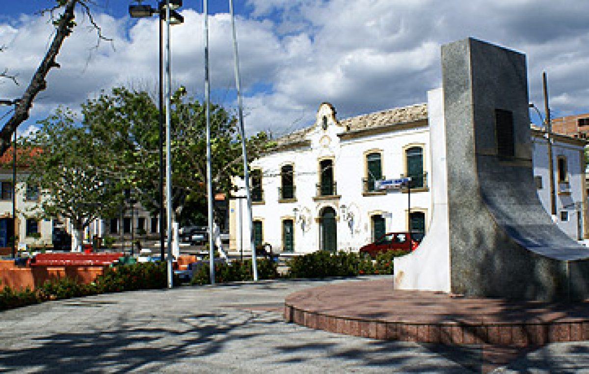 Ponto facultativo é revogado e expediente é mantido