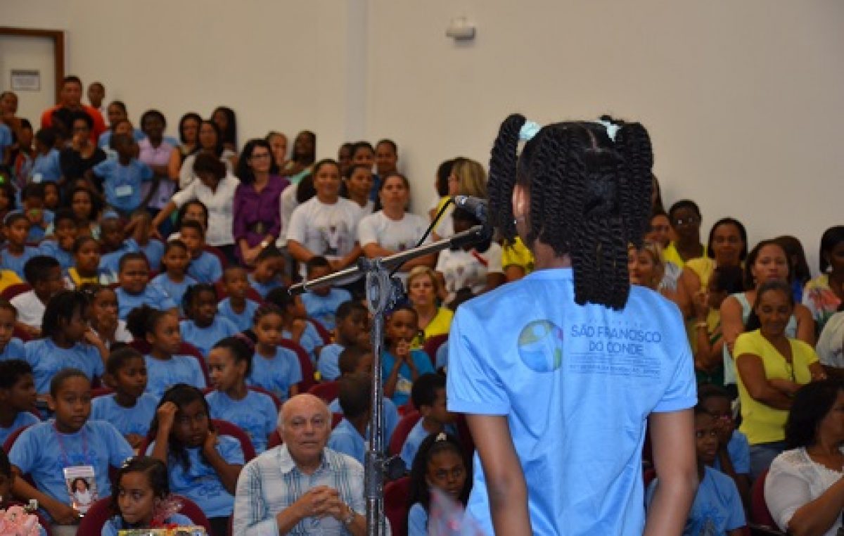 Quatro alunos são consagrados campeões do Soletra Chico 2014