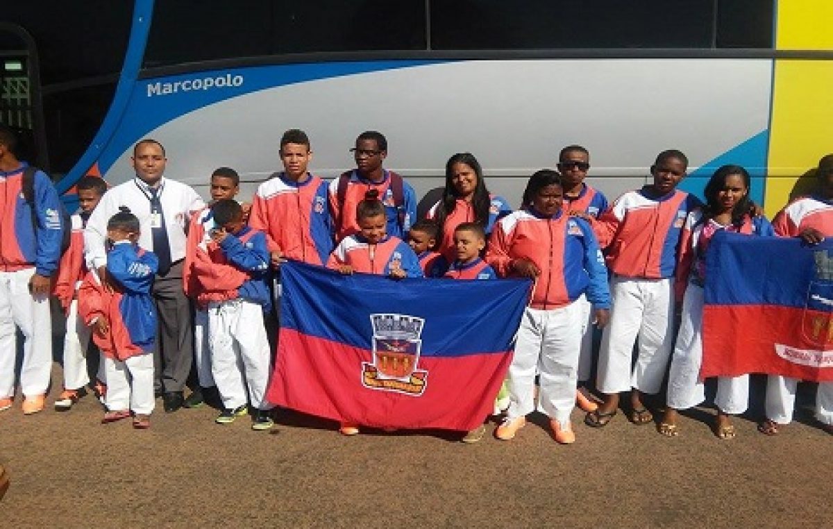 Karatecas franciscanos voltam com 20 medalhas de competição nacional