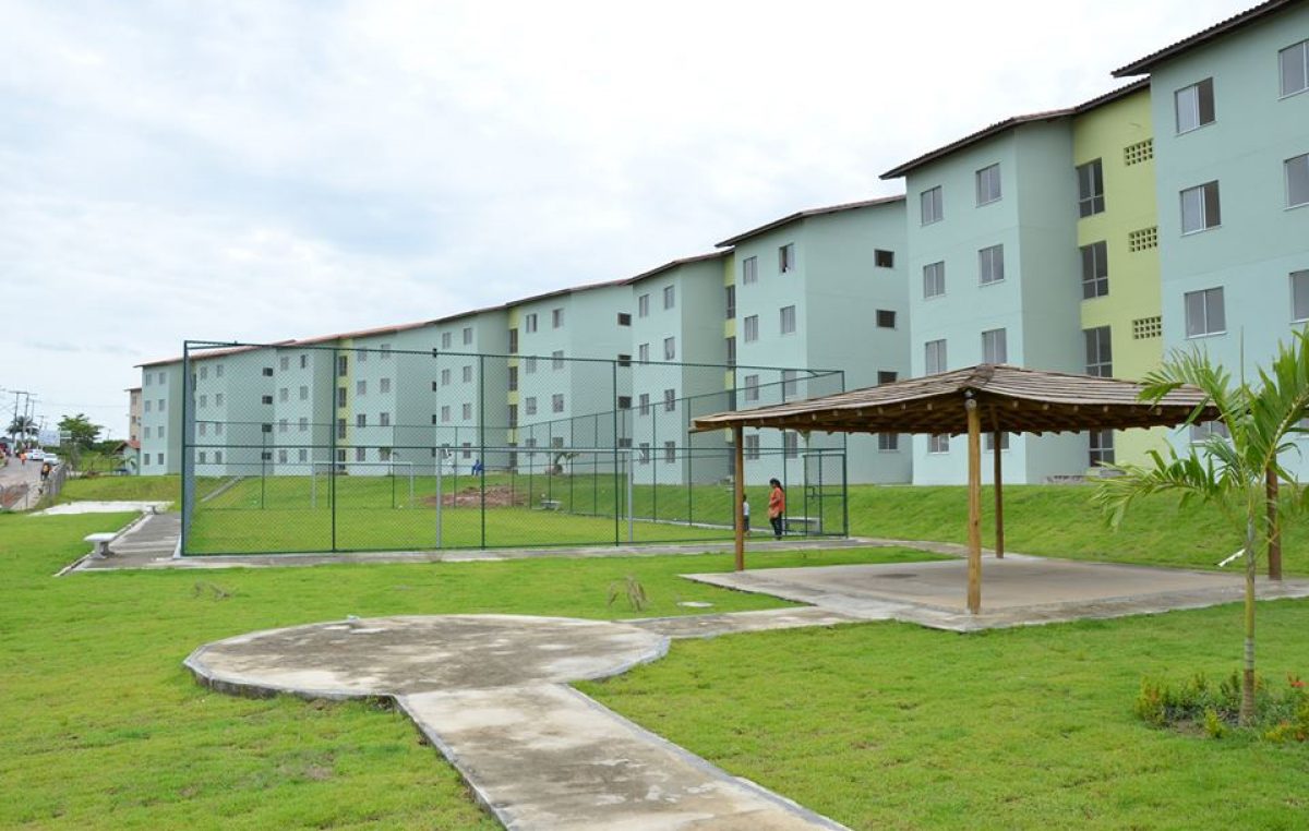 320 famílias vão passar o Natal de casa nova