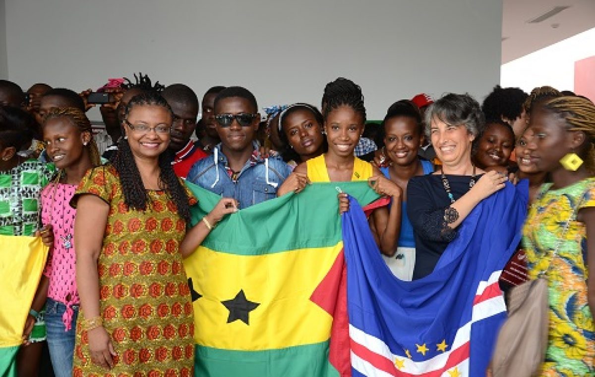 Reitora da Unilab assume ministério em 2015