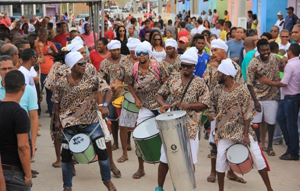 Grupos culturais vão receber kits de instrumentos musicais nesta terça-feira (23)