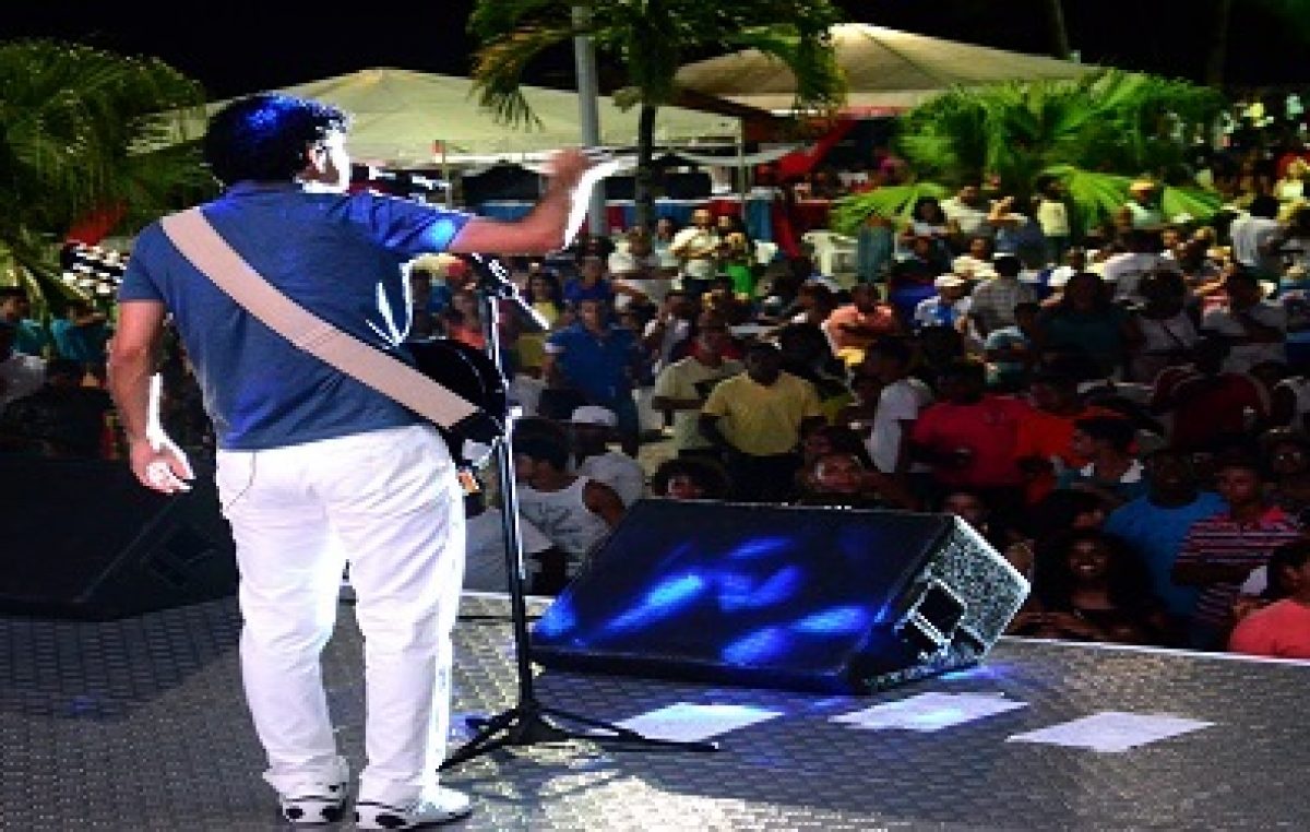 População de São Francisco do Conde lotou a orla para saudar o Ano Novo