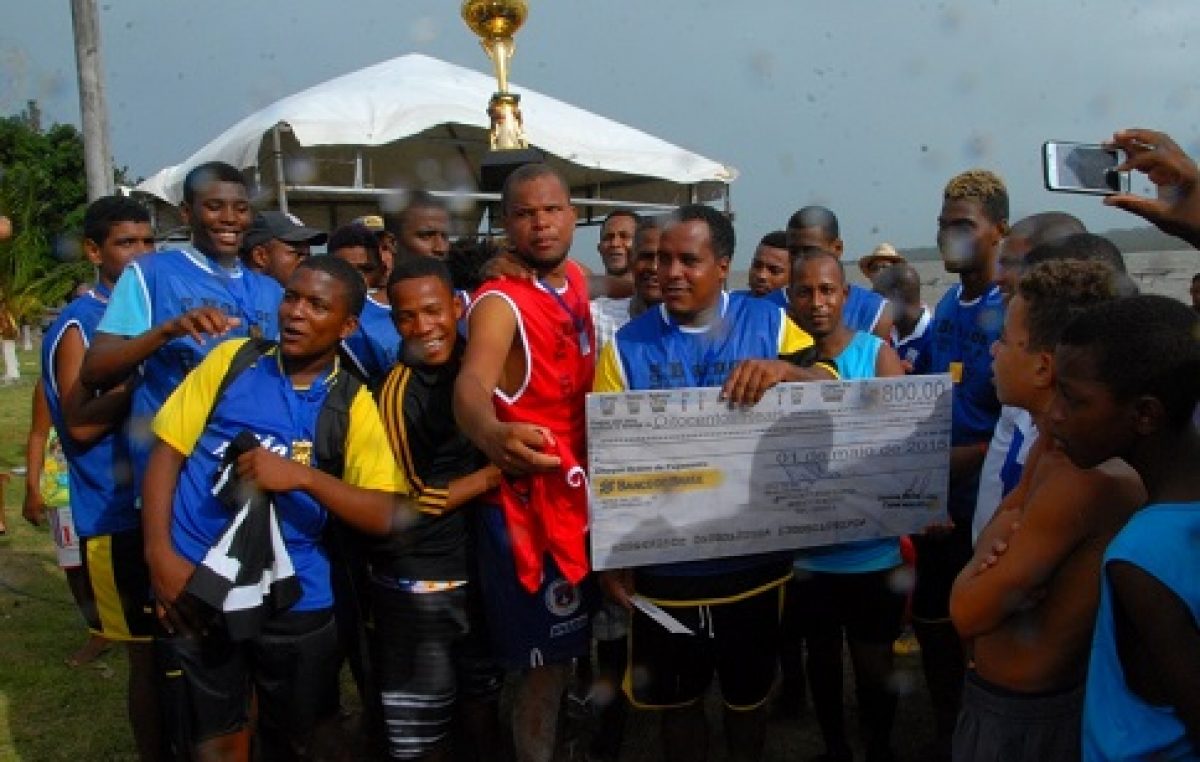 XII Taça Baiaco de Futebol de Areia reuniu público de todas as idades