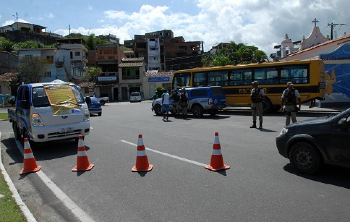 Blitz educativa em São Francisco do Conde orientou motoristas, pedestres e motociclistas