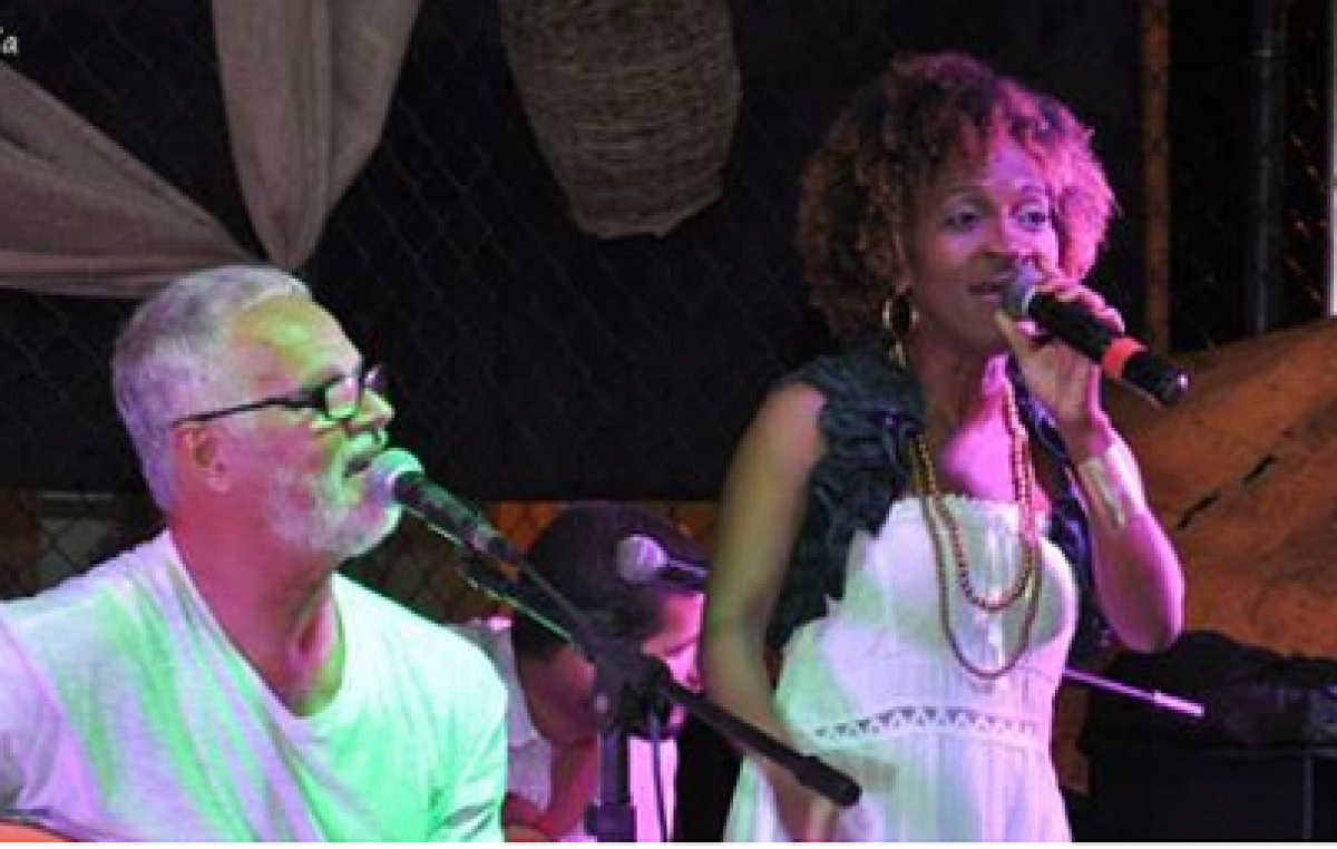 Roberto Mendes encantou franciscanos e africanos com apresentação na Unilab