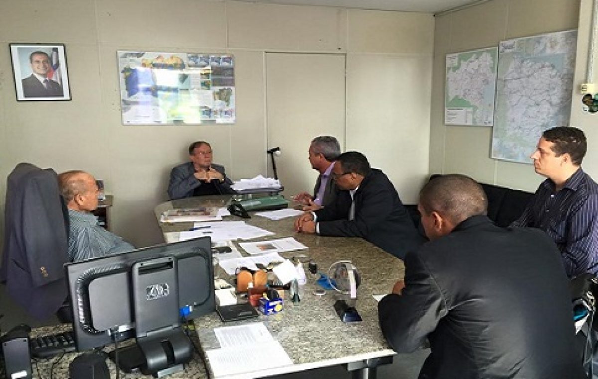 São Francisco do Conde busca melhorias para rede de comunicação e trânsito do município