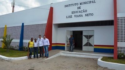 O município está com obras para todos os lados: o Instituto Municipal Luiz Vianna Neto passa por reparos