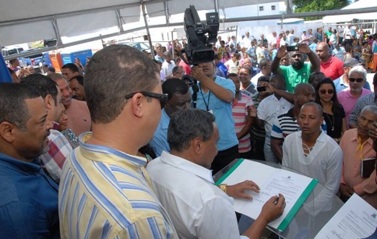 Prefeitura dá mais uma Ordem de Serviço do Projeto TranSFormar, dessa vez no bairro do Socorro