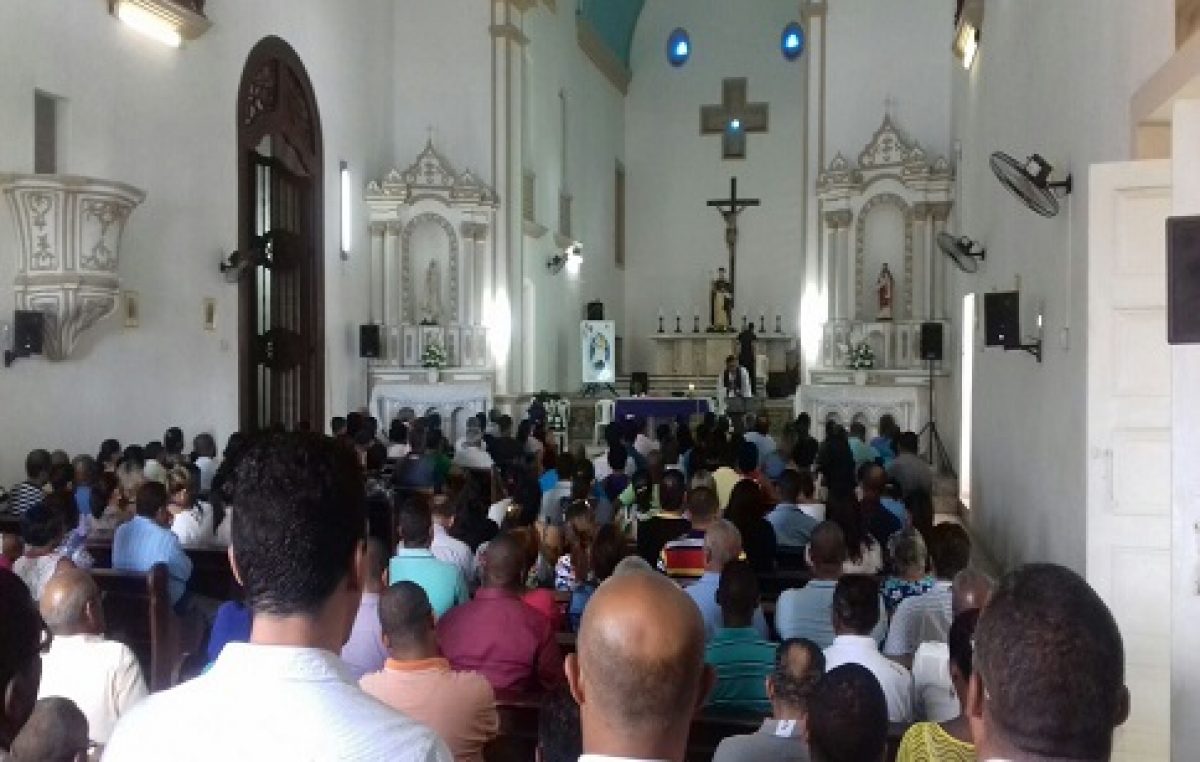 Matriz de São Gonçalo esteve lotada durante missa em sufrágio ao ex-prefeito Antônio Pascoal Batista