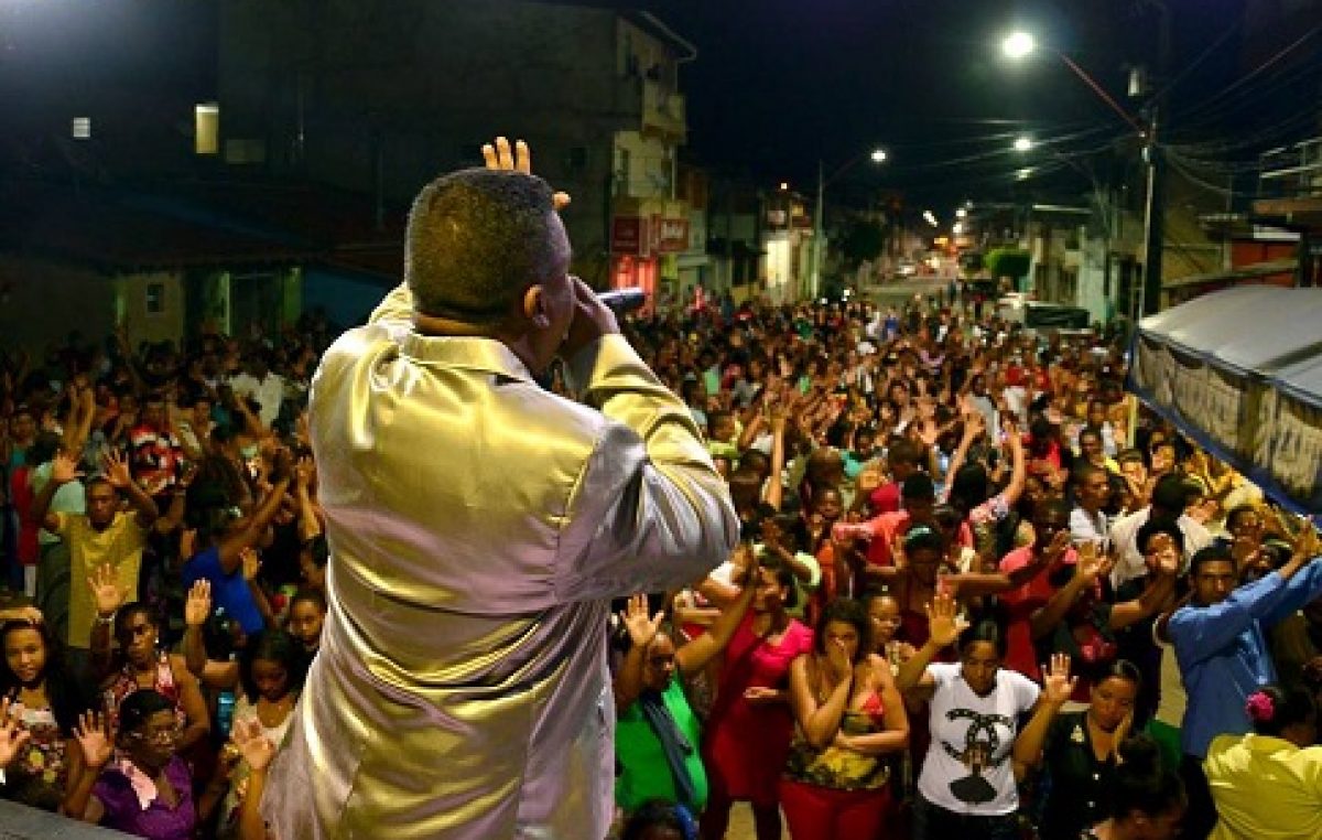 IV Cruzada Evangelista para Cristo levou centenas de fiéis as ruas
