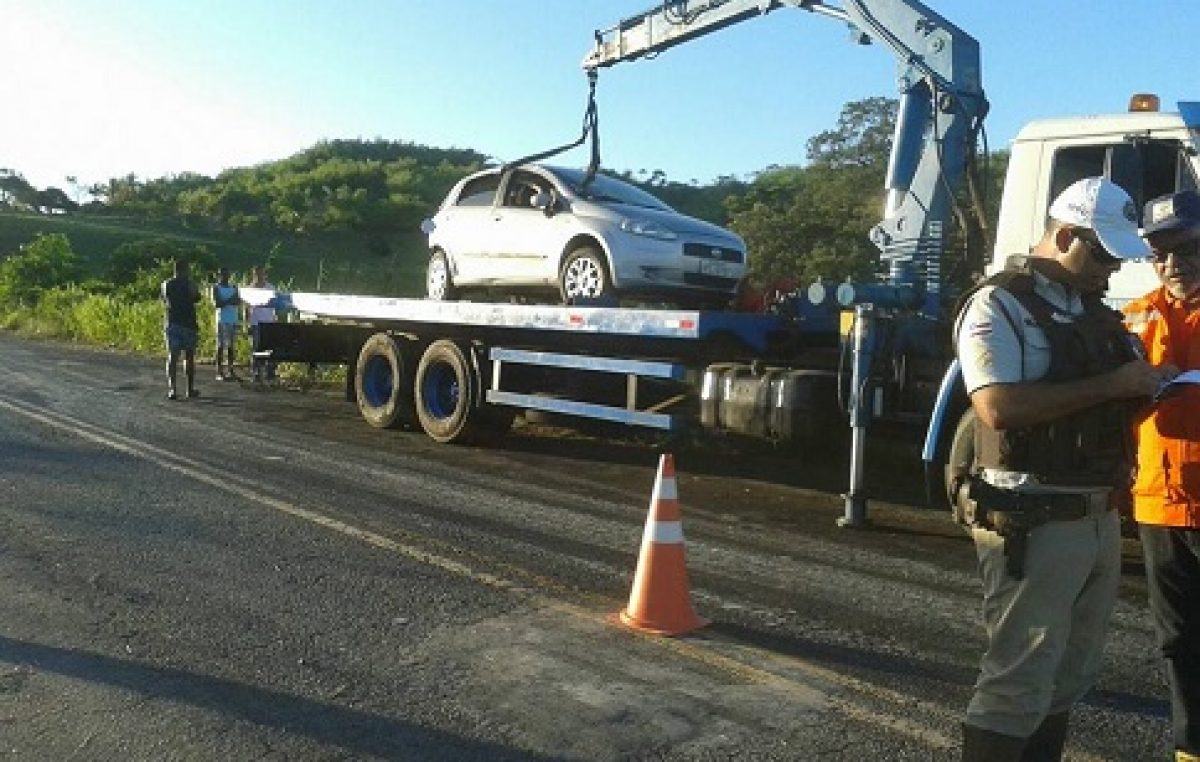 Defesa Civil, Corpo de Bombeiros e Polícia atuaram no trabalho da remoção de parafina na BA-522