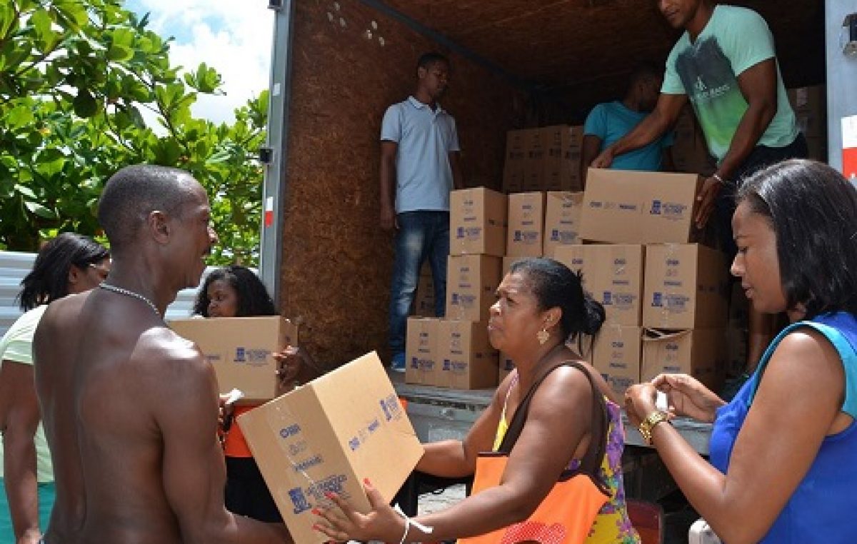Entrega de cestas da Semana Santa iniciou na segunda (21) para os franciscanos