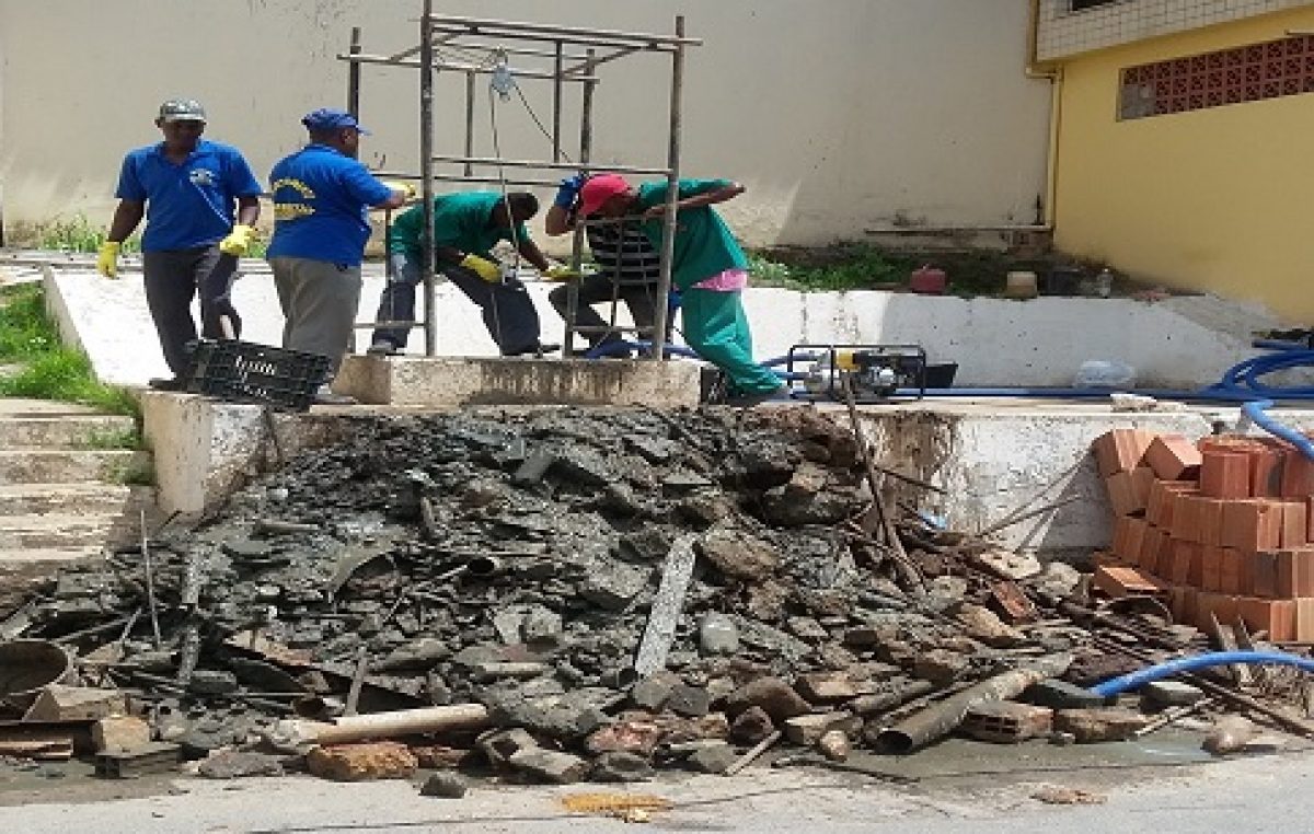 SEMA realizou limpeza da Fonte da Cacimba, conhecida popularmente como Fonte da Cachimba