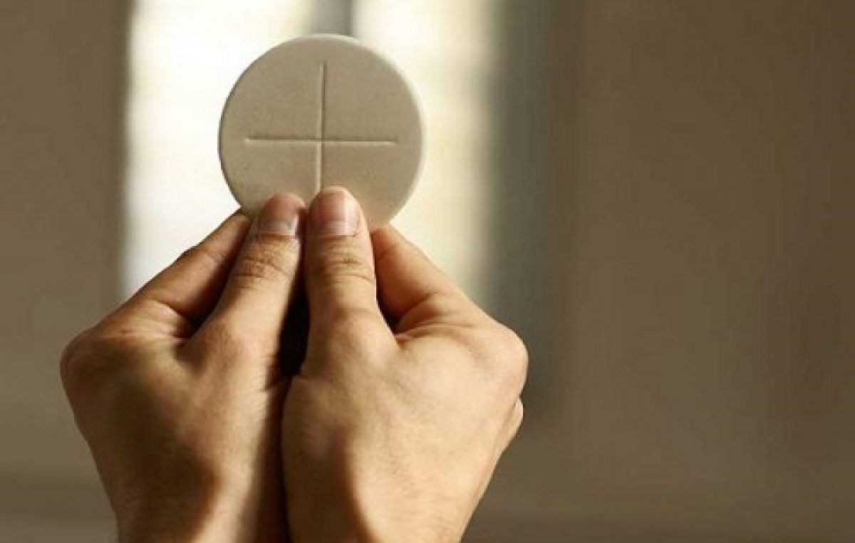 Missa e procissão pelo dia de Corpus Christi