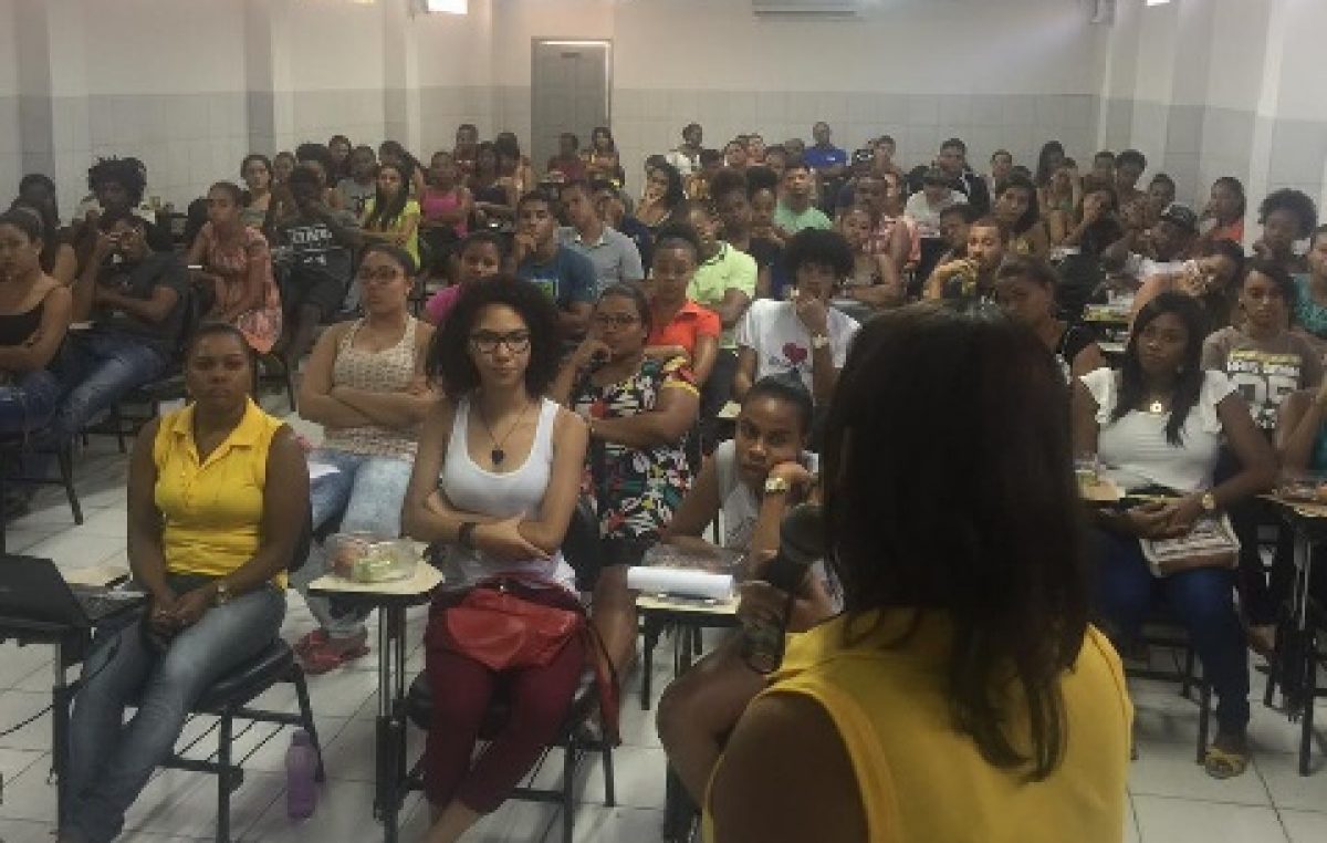 SEDUC promoveu reunião com novos bolsistas classificados na primeira chamada do PROUNIFAS