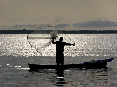 SEMAP: Pescadores e Marisqueiras recebem a primeira parcela do Defeso Inverno Municipal nesta terça-feira (07)
