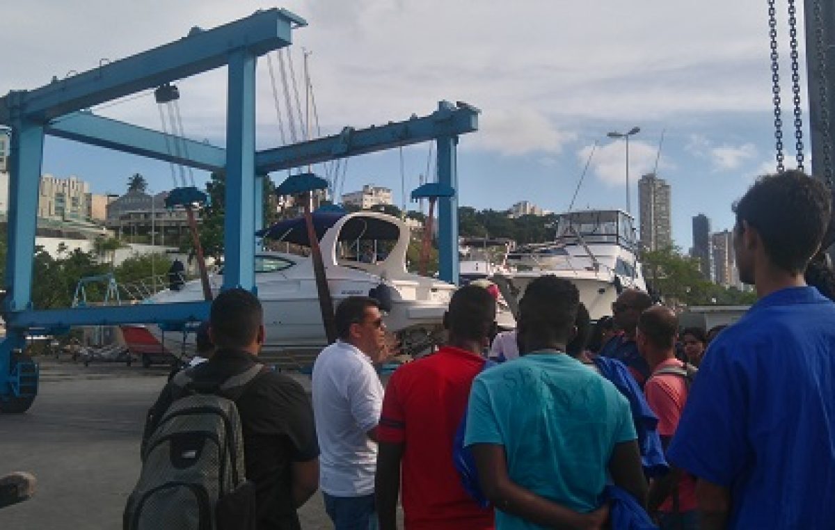 Turma do curso de Mecânica Náutica da SEDEC realizou visita técnica a Bahia Marina