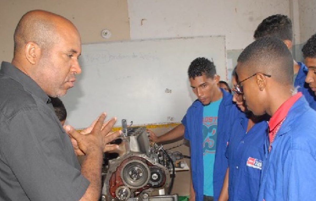 SEDEC está promovendo curso de Mecânica Náutica para cerca de 30 jovens franciscanos