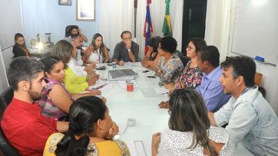 Mesa de negociações entre Prefeitura e Governo sugere mudanças para a comunidade escolar do Anna Tourinho Junqueira Ayres