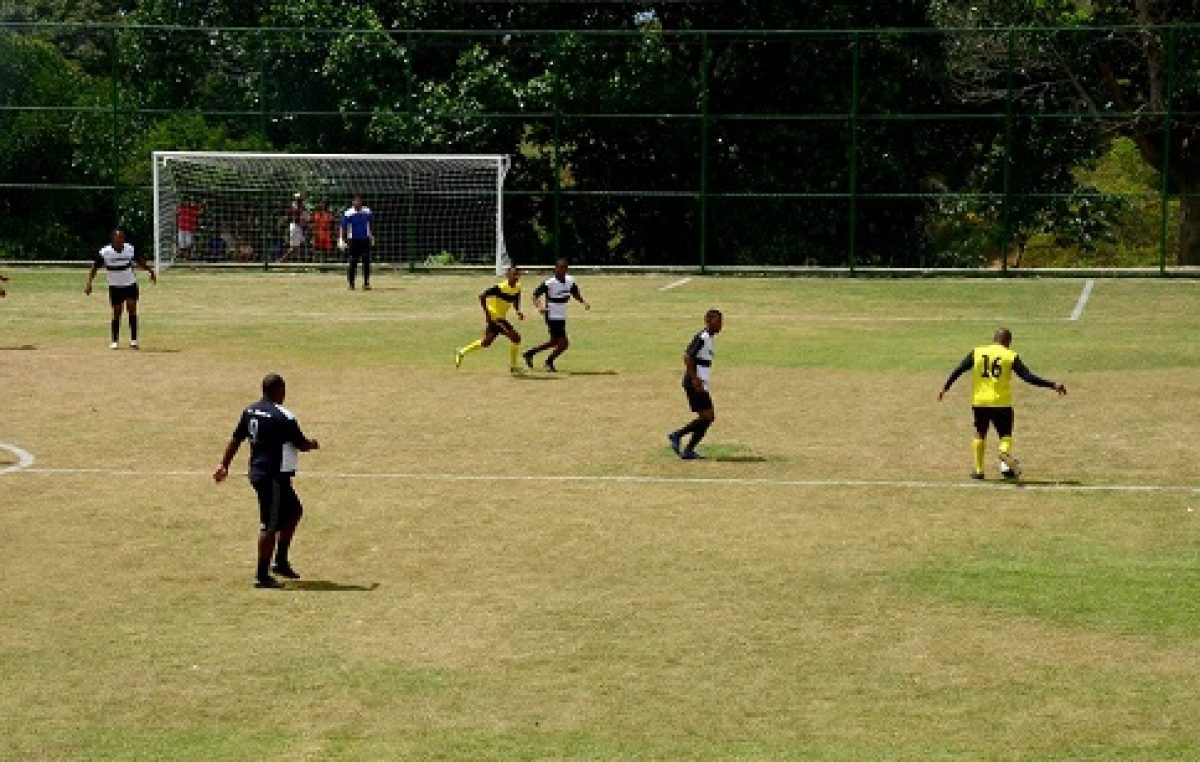 Comunidade de Campinas ganhou campo de futebol requalificado