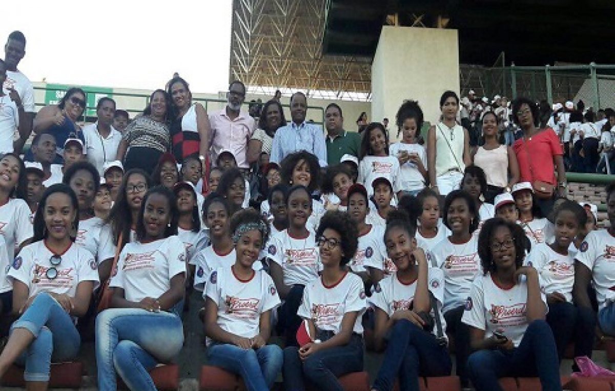 Estudantes da rede municipal participaram de atividade de encerramento do PROERD