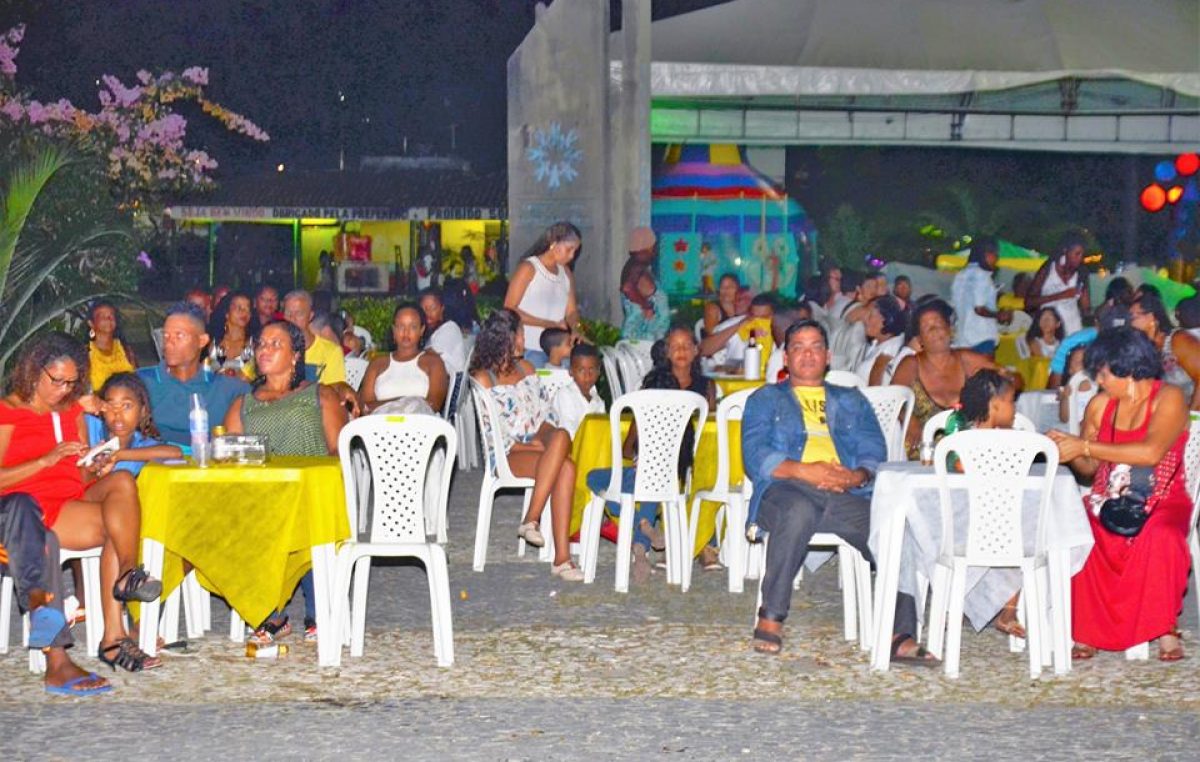 Réveillon 2017 de São Francisco do Conde animou a orla marítima durante a chegada do novo ano