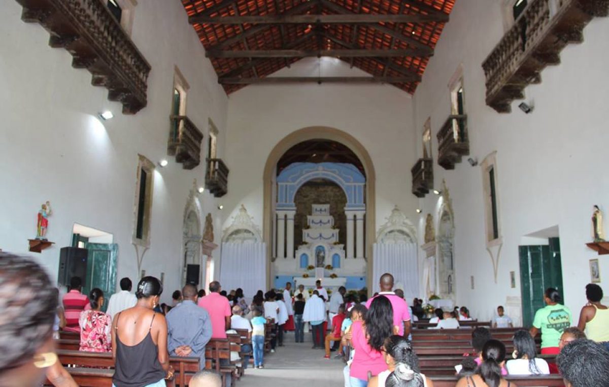 Nossa Senhora do Monte foi celebrada nesta quinta (02) com missa, procissão e alvorada