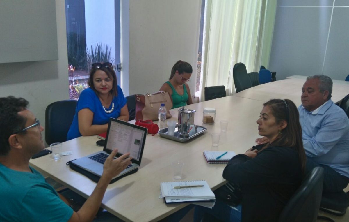 SEMAP discute implantação de Unidade de Produção de Ostra no município