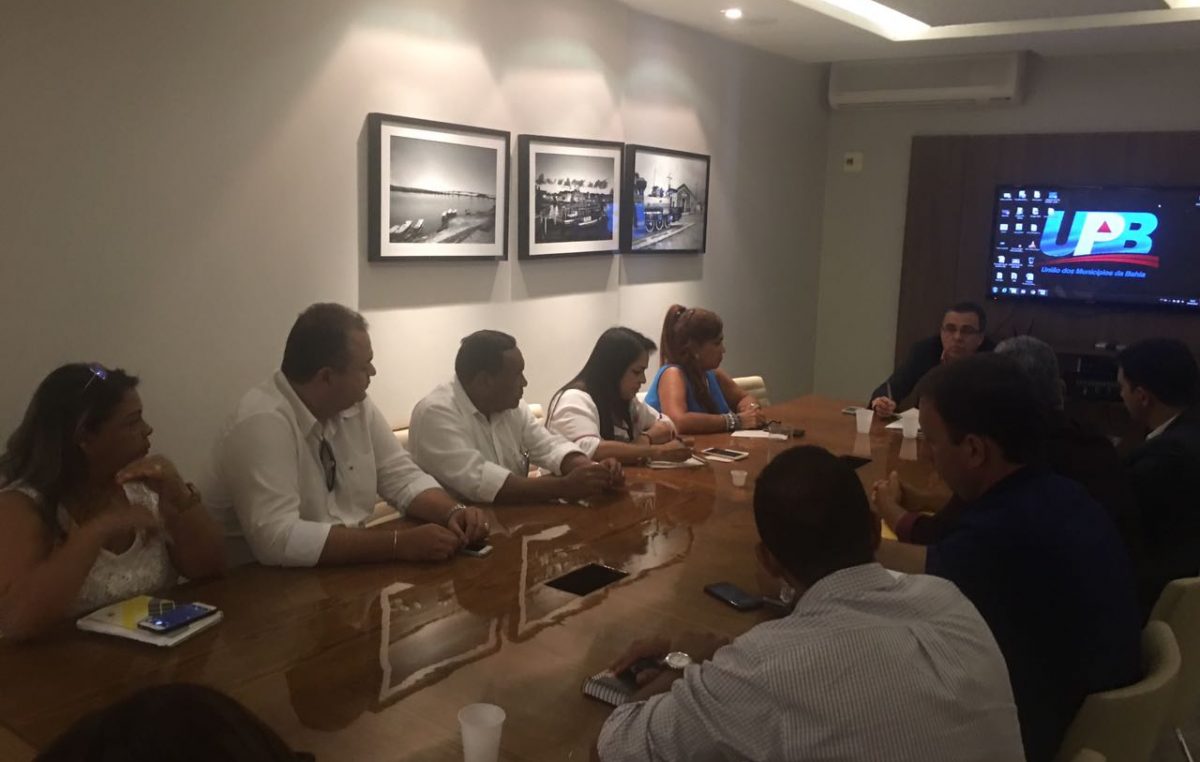 Consórcio responsável pelo acompanhamento das obras e gestão da Policlínica da Região Metropolitana de Salvador se reuniu na UPB