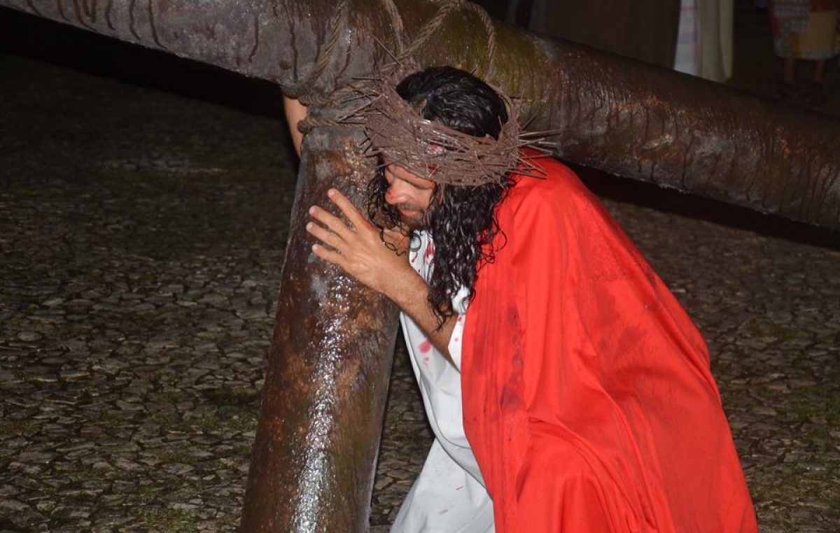 Paixão de Cristo: Espetáculo na orla marítima encantou moradores e visitantes