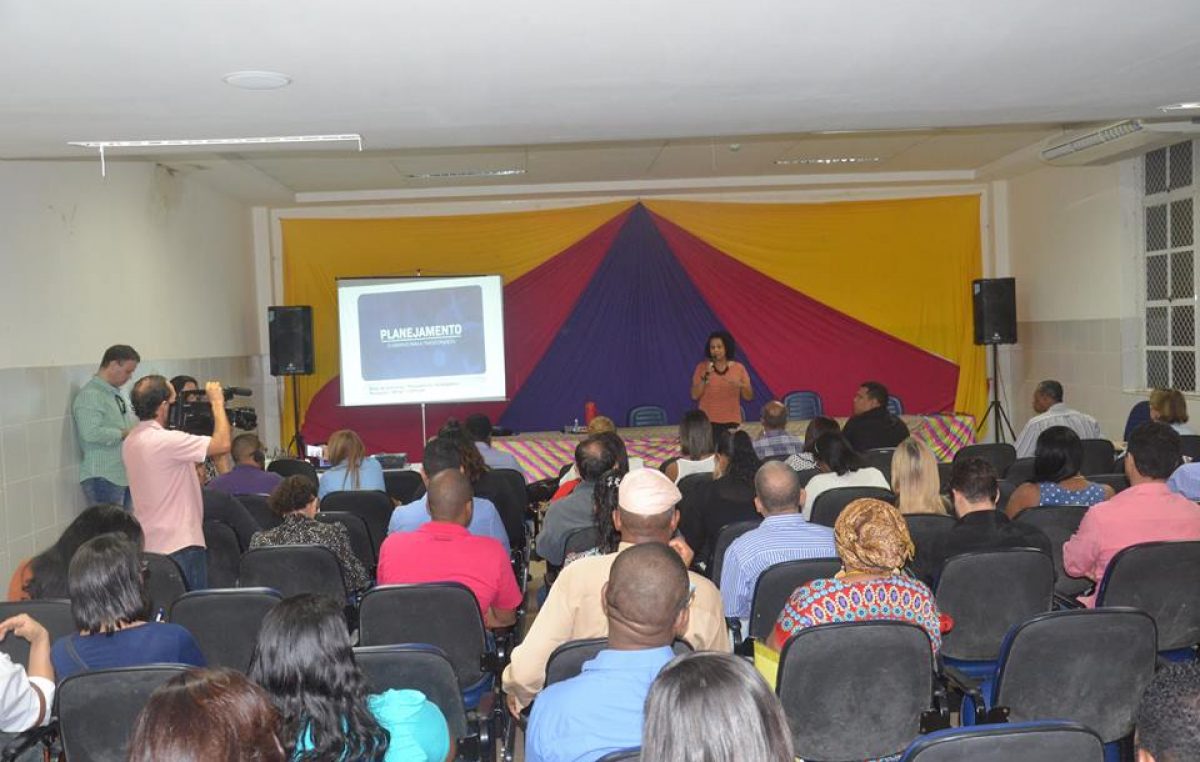 Roda de Conversa foi realizada para discutir o Plano Plurianual e Lei Orçamentária nesta terça (18)