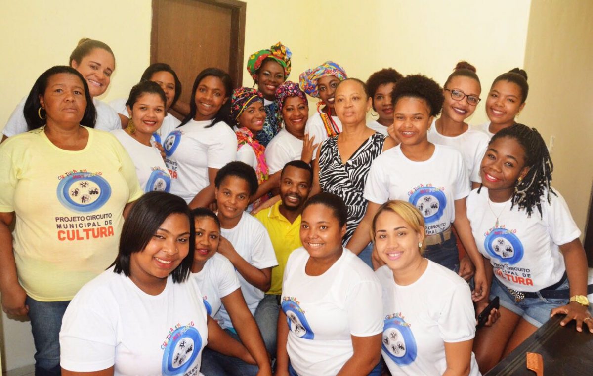 Oficina de Penteados Afros e Turbantes chega ao seu último dia