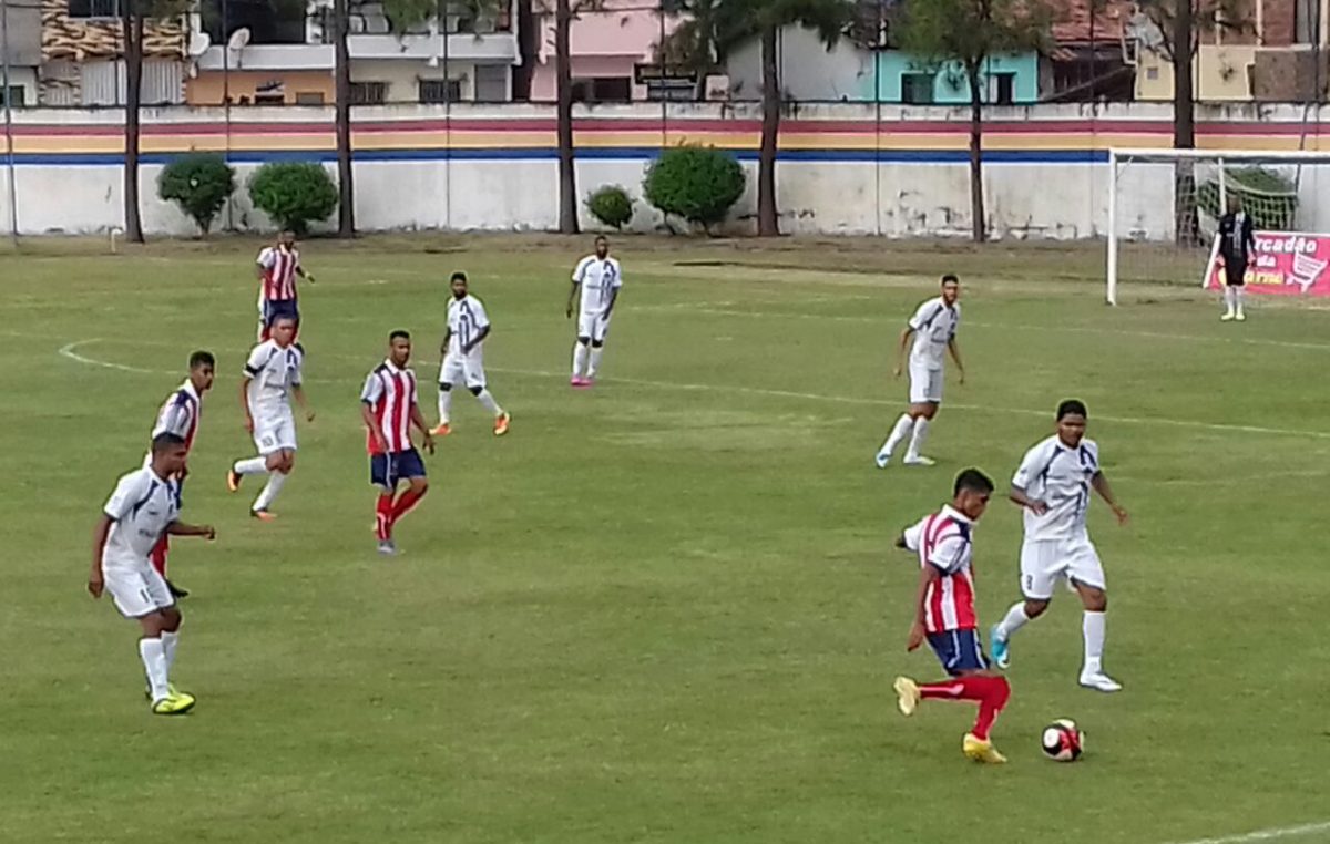 Futebol: Amistoso entre São Francisco do Conde x São Félix atrai torcedores para o Junqueirão