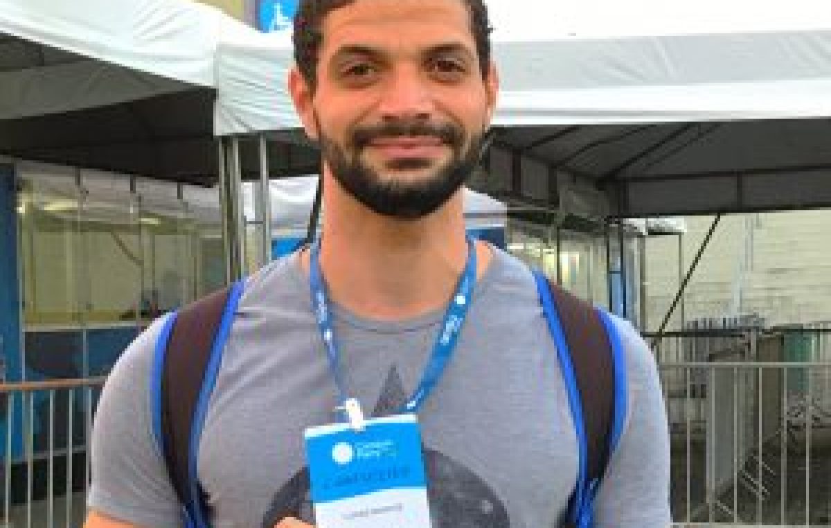 Universitário franciscano apresenta projeto em feira internacional