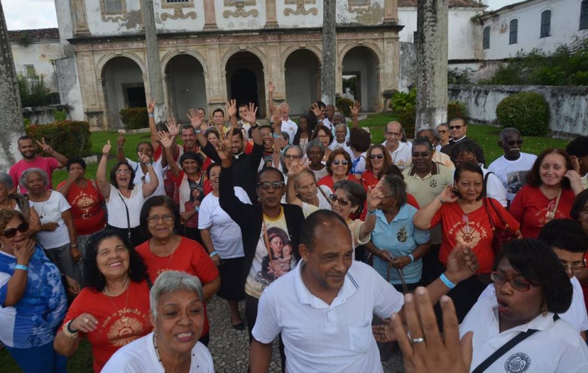 Grupo de turistas religiosos visitam São Francisco do Conde